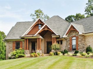 1047 Lake Manor Dr, Forest, VA 24551