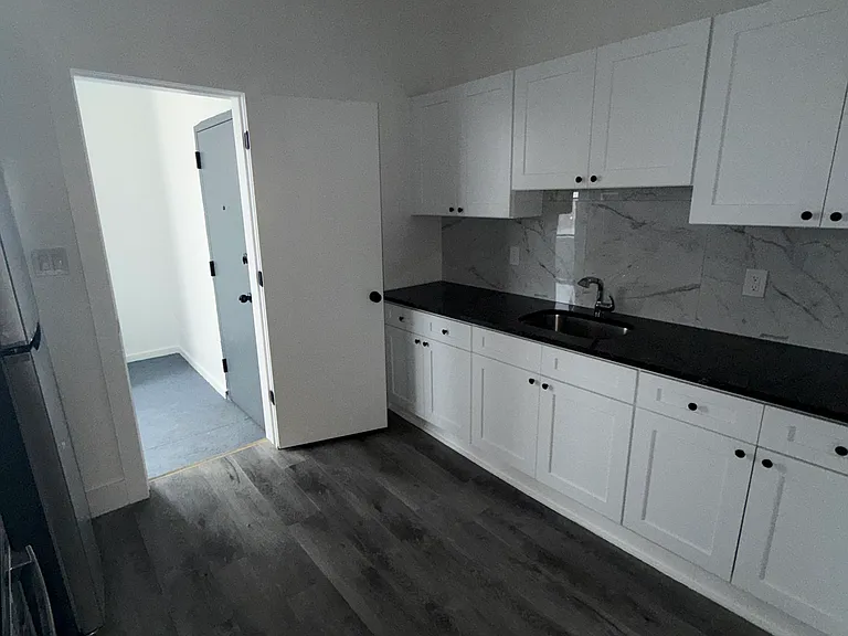 25 Riverview Pl #2L — Photo 4