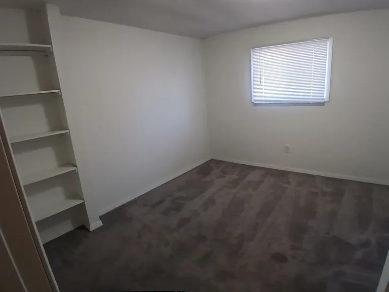 7947 Twin Oaks Rd — Photo 10