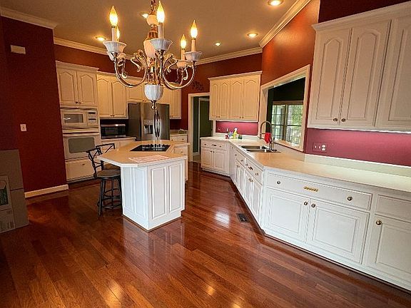 2nd image of 140 Cottage Lake Rd