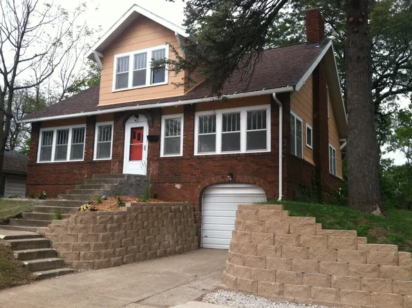 3921 Douglas Ave, Des Moines, IA 50310