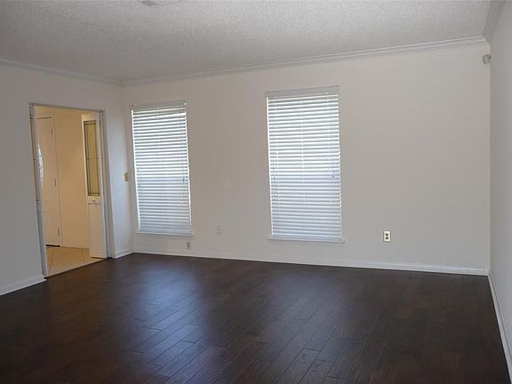 3rd image of 3422 Hidden Creek Dr