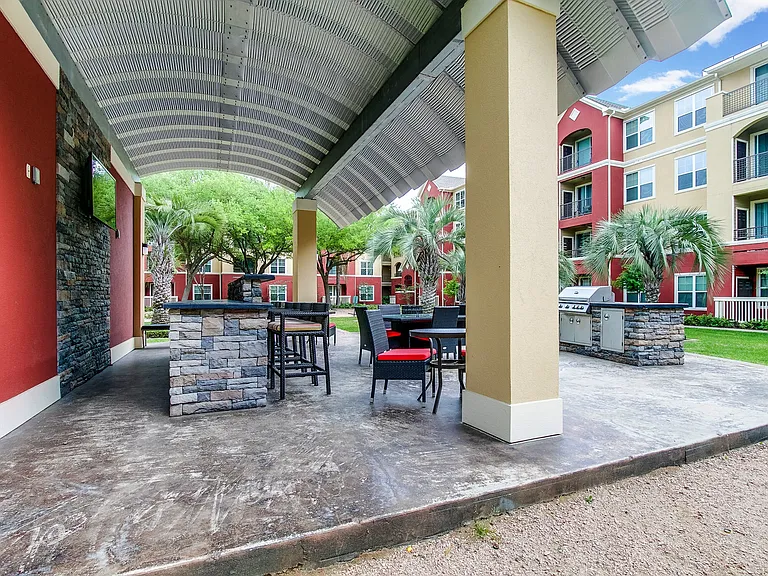 The Viv on West Dallas — Photo 7