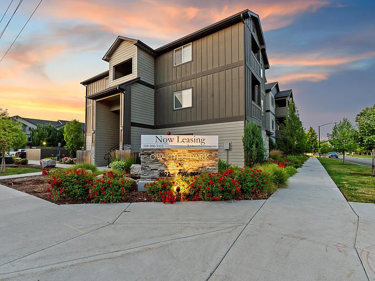 Owyhee Park Apartments — Photo 32