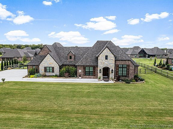 4th image of 6662 N Granite Ln