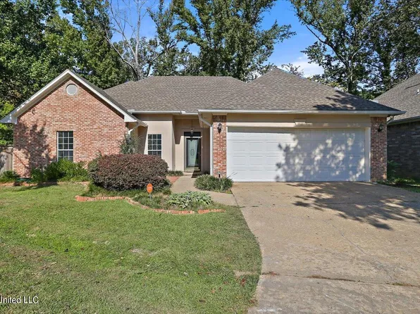 304 Village Dr, Canton, MS 39046