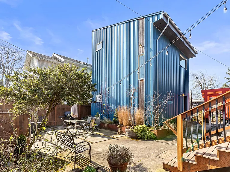 1034 NE Ainsworth St #C — Photo 16