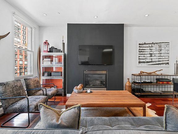 3rd image of 822 10th Ave APT 8