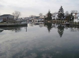 63 Jefferson Pl, Massapequa, NY 11758