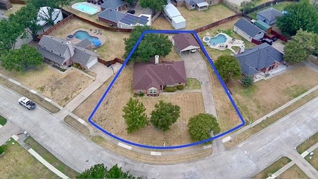 1st image of 207 Country View Ln