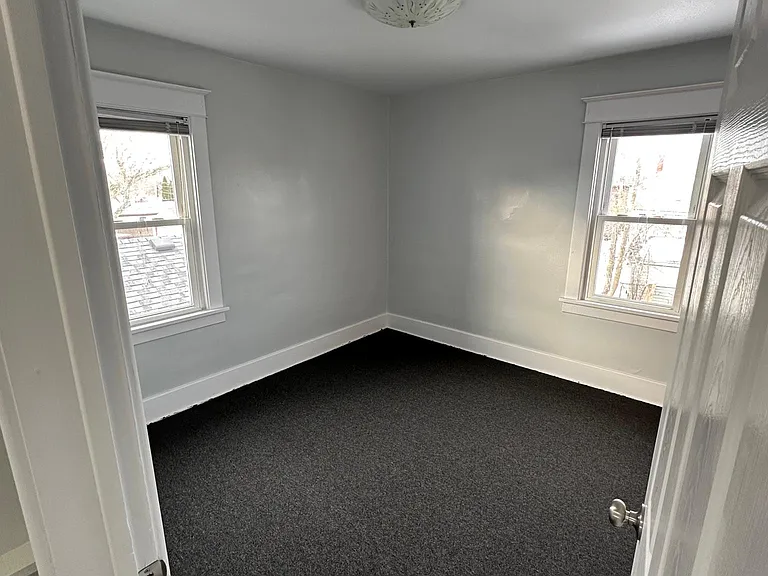 298 Nassau Ave #UPPER — Photo 13