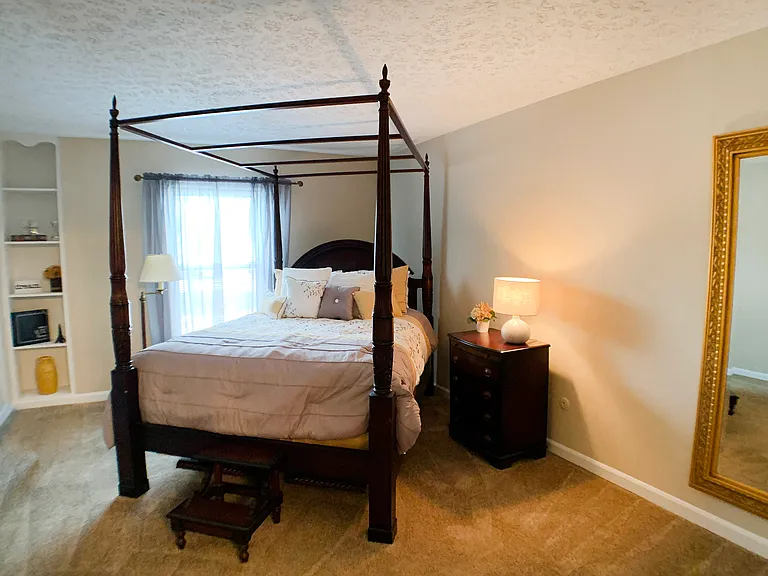 Knobs Pointe Apartments — Photo 41
