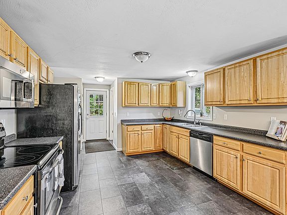 5th image of 17 Seminole Road