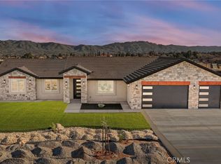 18399 Pacific, Hesperia, CA 92345