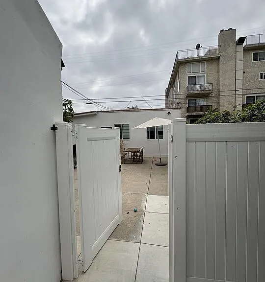 816 1/2 N McCadden Pl — Photo 15