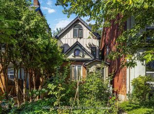 22 Curzon St, Toronto, ON M4M3B4