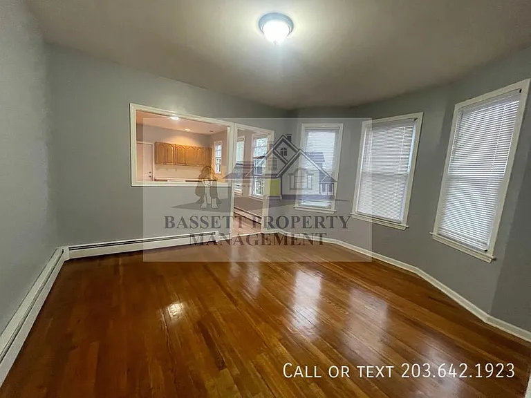 25 Cumley St #1 — Photo 9
