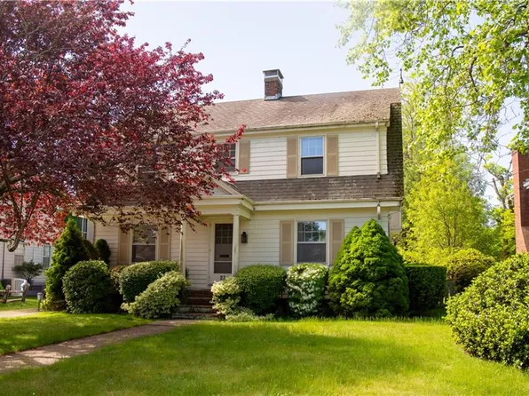 27 Parker Ave, Newport, RI 02840