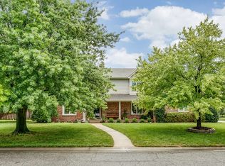 1246 N Pine Grove Ct, Wichita, KS 67212