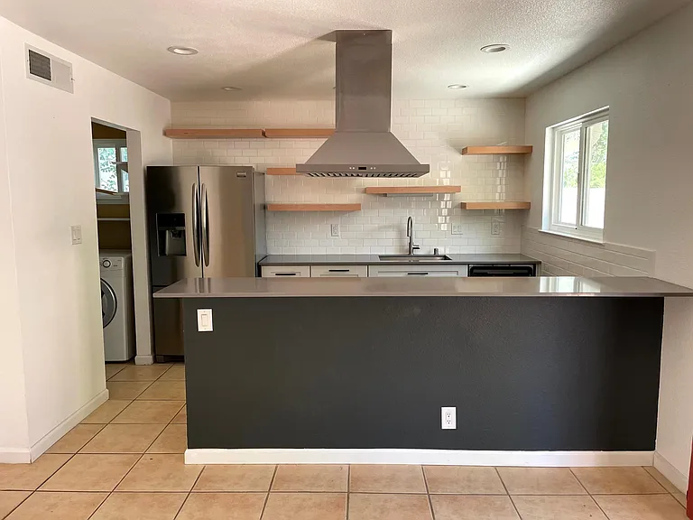 5625 Siboney Loop NE — Photo 4