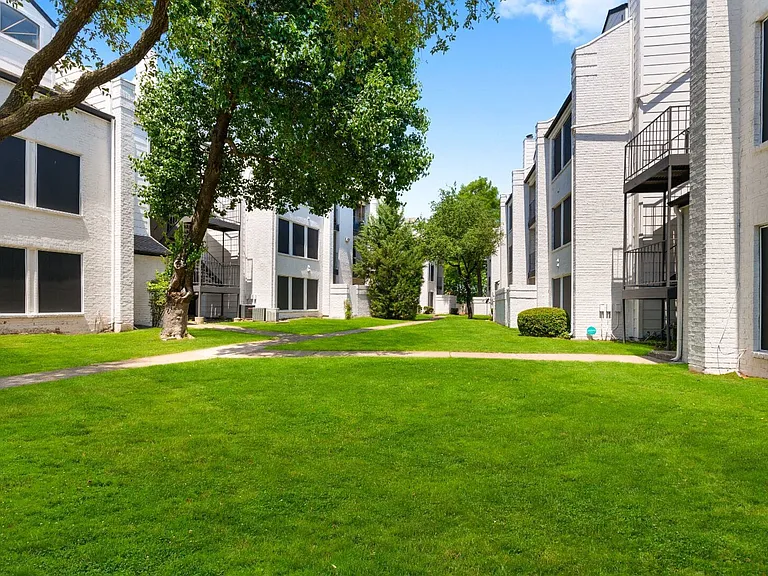 Rayside Residences — Photo 18