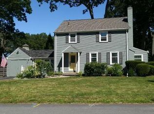 30 Bretton Woods Dr, Cranston, RI 02920