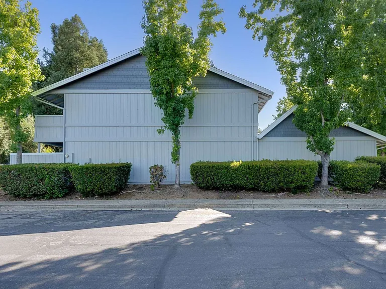 4235 Sheldon Cir #1 — Photo 31