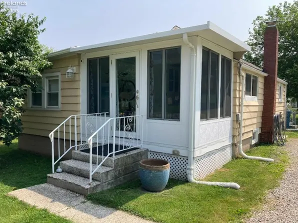 2204 Mills St, Sandusky, OH 44870