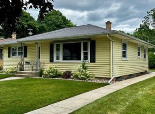 2423 S 16th St, Sheboygan, WI 53081