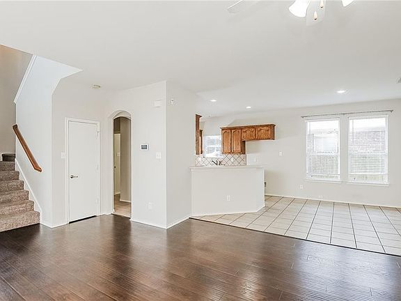 3rd image of 6425 Geneva Ln