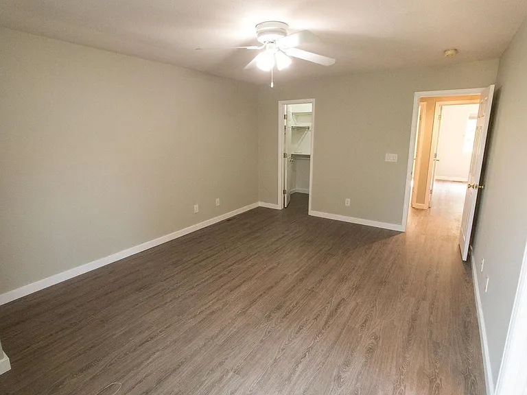1105 Stoneham St — Photo 18