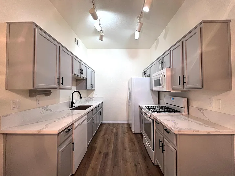 10640 Calico Mountain Ave — Photo 4