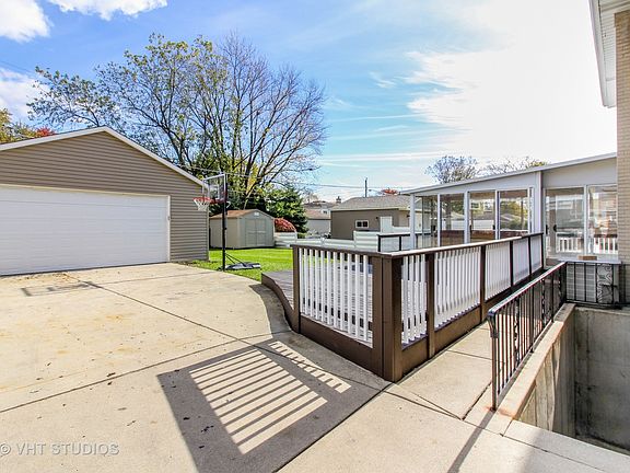 2nd image of 2101 Westview Dr