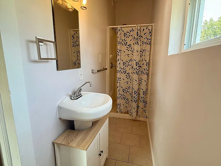 37 N Kinzer Rd — Photo 10