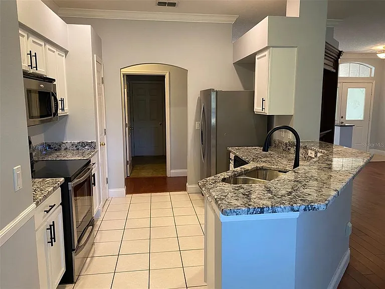 460 Pickfair Ter — Photo 5