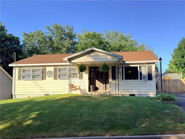295 Chestnut St, Oswego, NY 13126