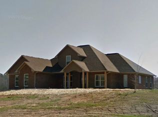 118 Hillview Dr, Mooreville, MS 38857