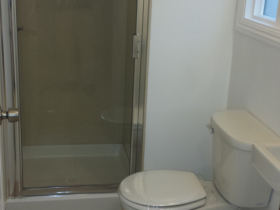 2nd image of 727 Alcatraz Ave
