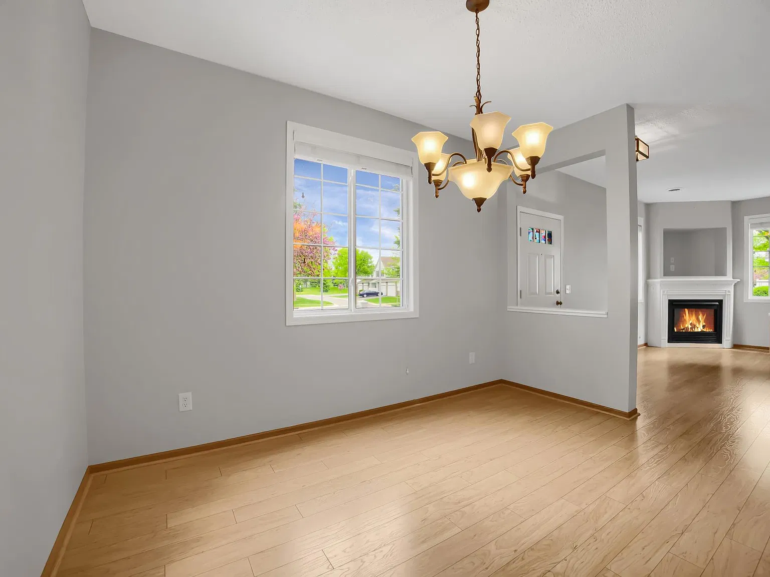 3 bed, 1645 sqft, $2,400 — Photo 3