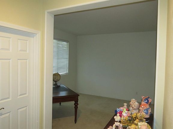 3rd image of 8259 Buchanan Ct