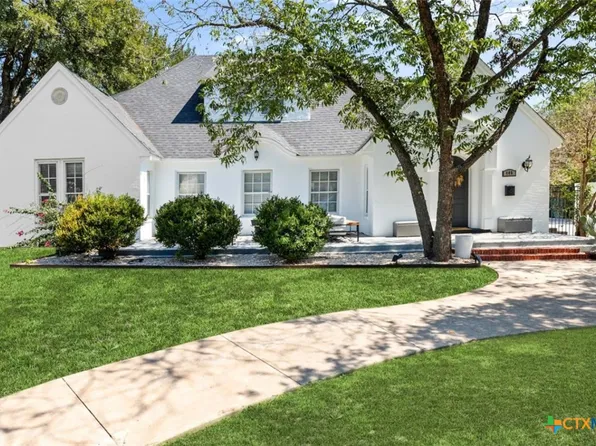 445 N Wall St, Belton, TX 76513