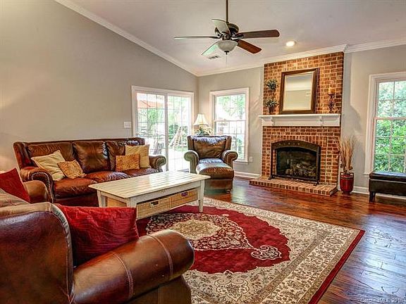4th image of 4701 Dawnridge Dr