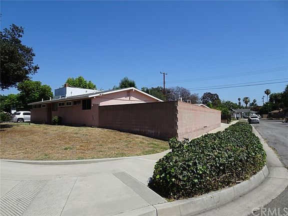 2nd image of 2600 E Santa Fe Ave