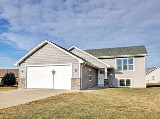 2038 Chloe Ct, Menasha, WI 54952