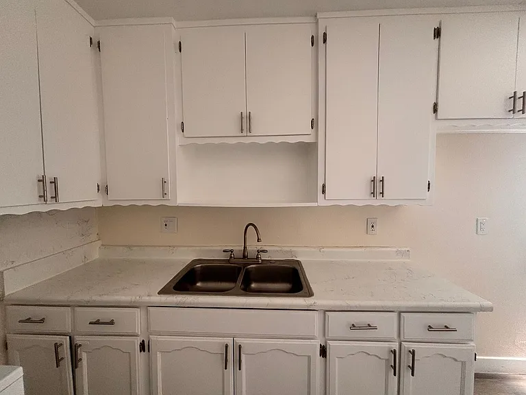 15339 California Ave — Photo 10