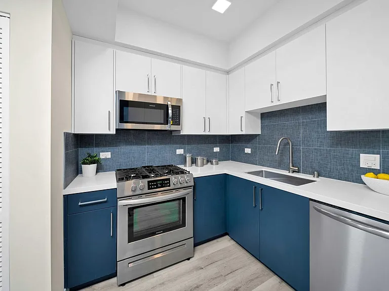 1111 N Kenmore Ave #202 — Photo 18