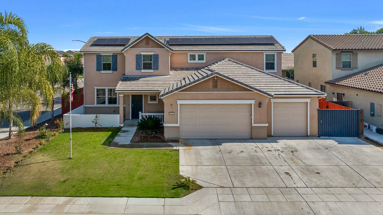 2302 N Jason Ave photo 1