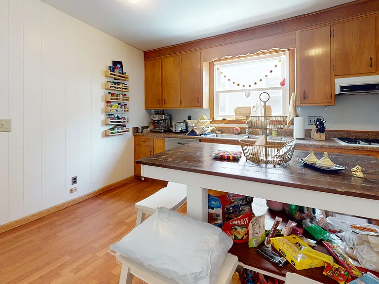 Raymond Ave — Photo 10