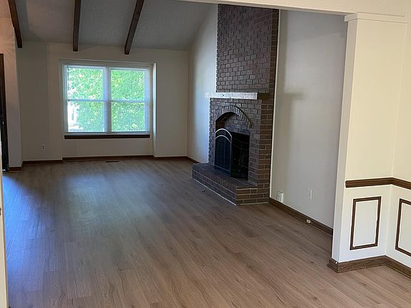 4th image of 8813 W 77th St