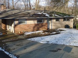 1143 Emerald Rd, Charleston, WV 25314